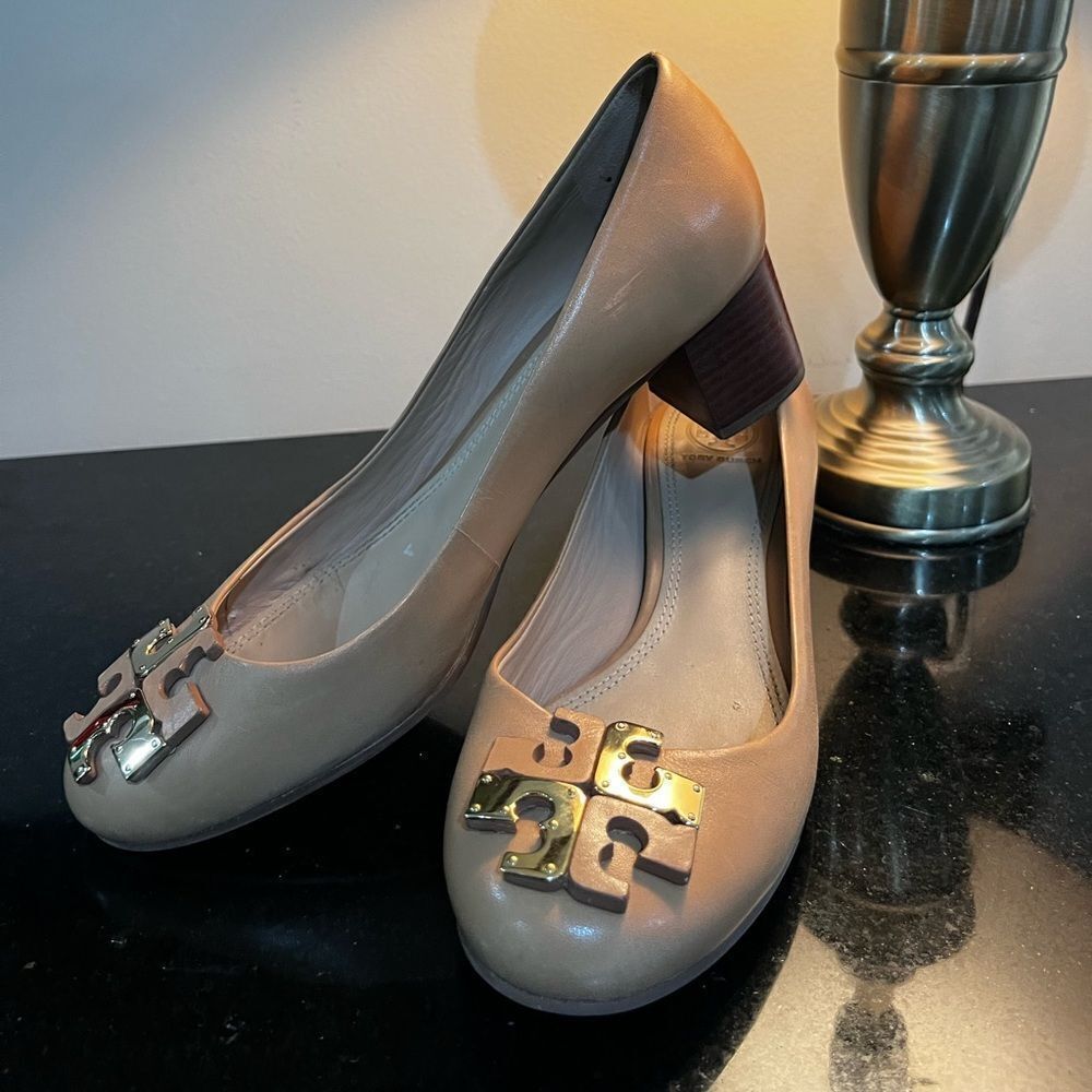 Tory Burch blush pink pumps heels